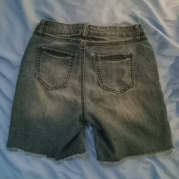 Cutoff denim shorts women's size 4 - Picture 2 of 4